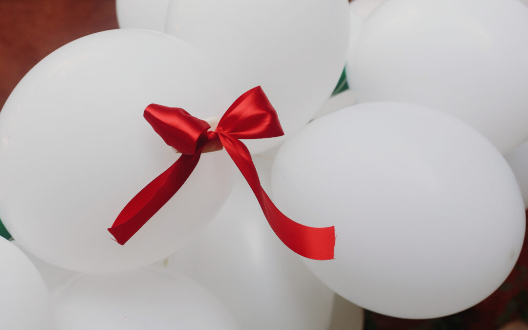 Comment utiliser des ballons pour décorer un mariage ?