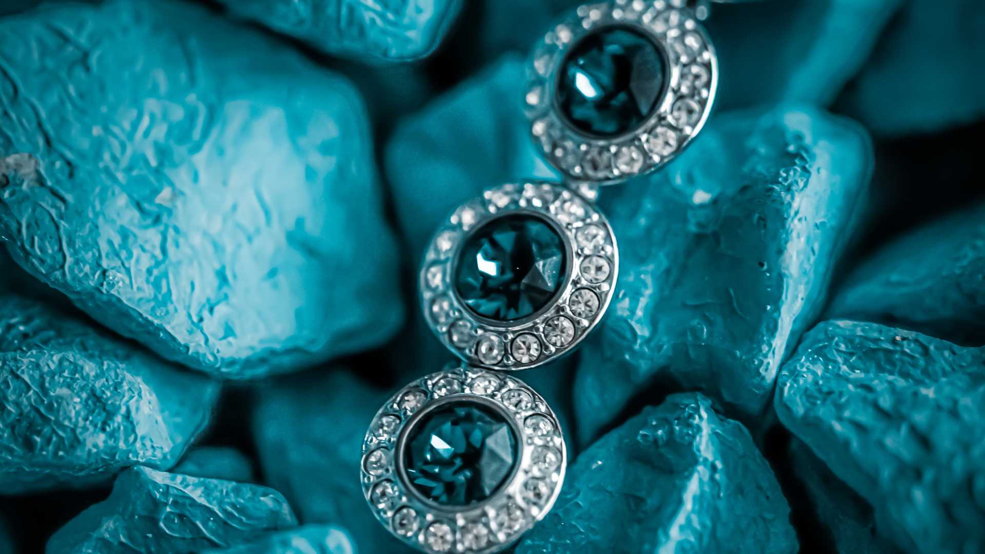 Bijoux de luxe avec pierre précieuse